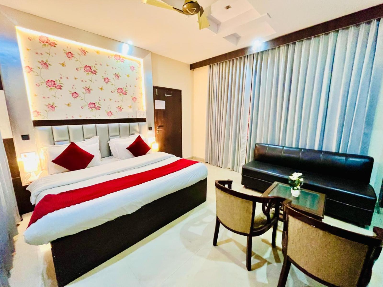 Hotel Ramawati Near Ganga Ghat Haridwār Esterno foto