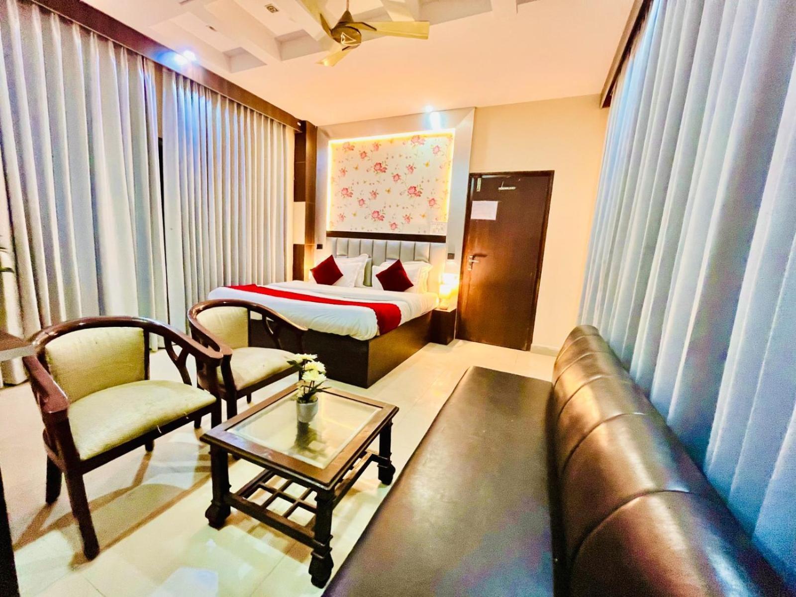 Hotel Ramawati Near Ganga Ghat Haridwār Esterno foto