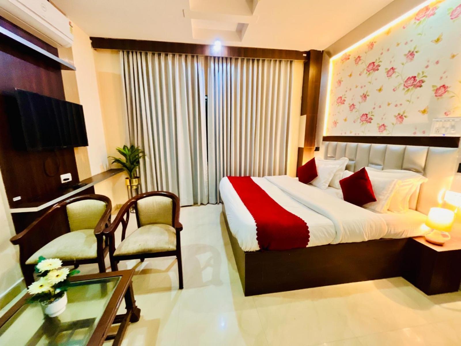 Hotel Ramawati Near Ganga Ghat Haridwār Esterno foto